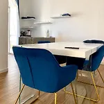 Casa Manfredi Roma Bed & Breakfast 4*