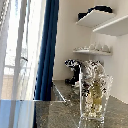 Casa Manfredi Roma ベッド・アンド・ブレックファスト マンフレドーニア
