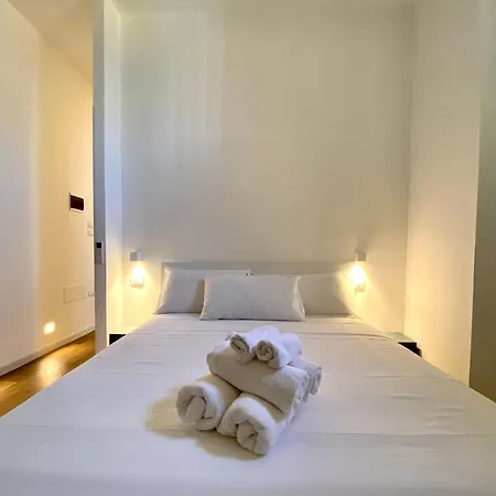 Casa Manfredi Roma ベッド・アンド・ブレックファスト マンフレドーニア