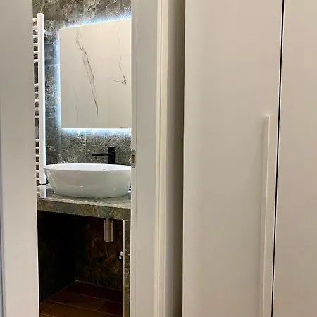 Casa Manfredi Roma ベッド・アンド・ブレックファスト 4*